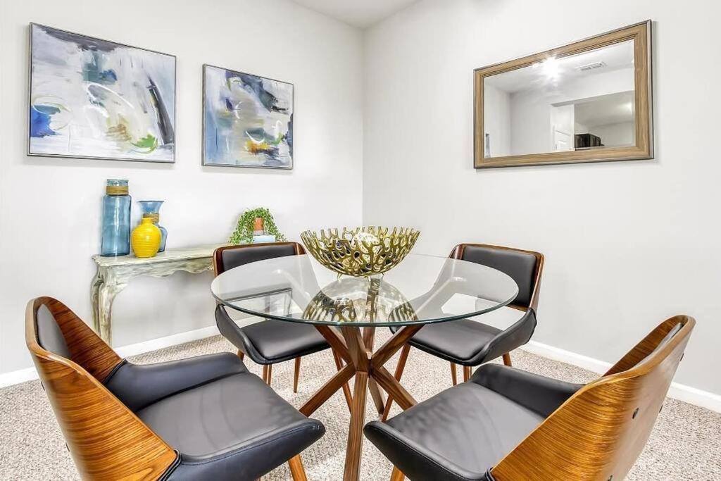1-bedroom, Nice, Cozy With A King Bed! Apartamento